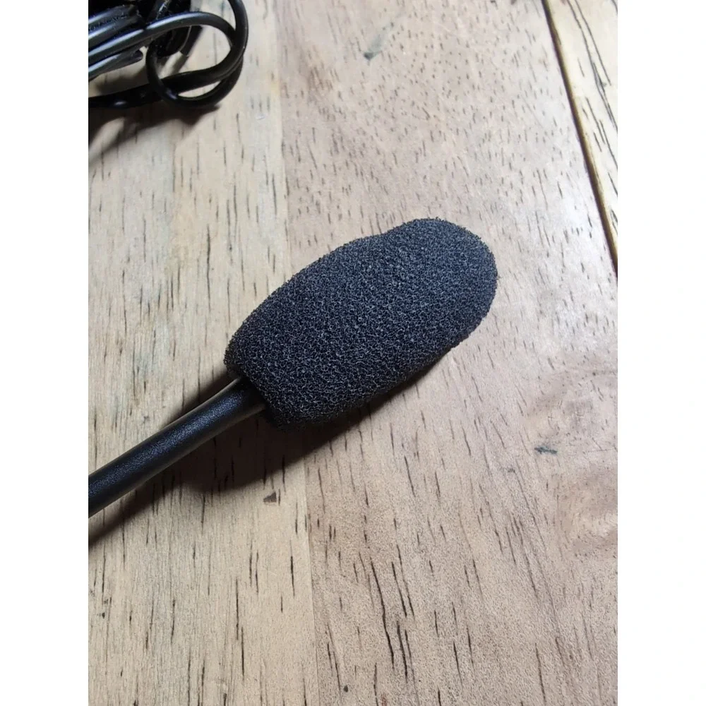 Pair Of Cordless Landline Headset Mics And Earpiece Plantronics‎ And Cv